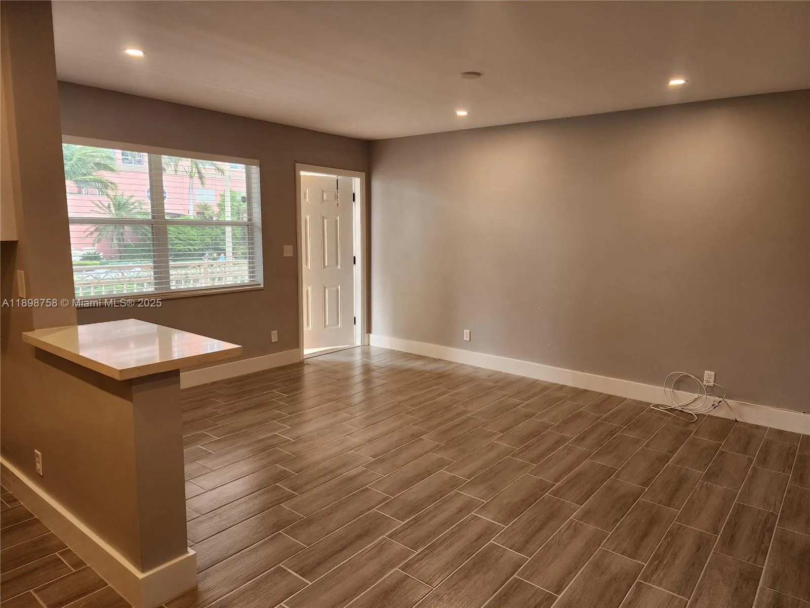 2121 N Ocean Blvd, #7