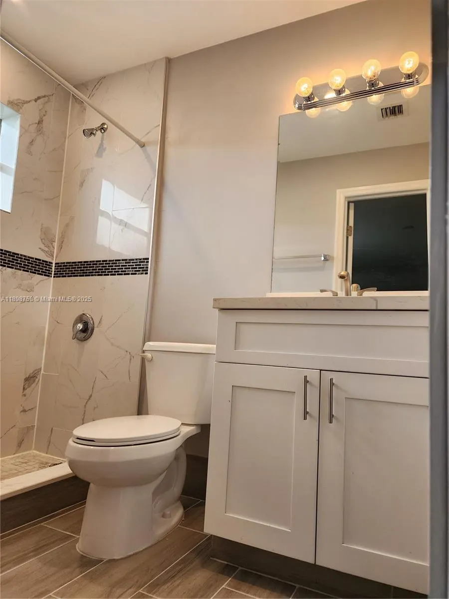 2121 N Ocean Blvd, #7