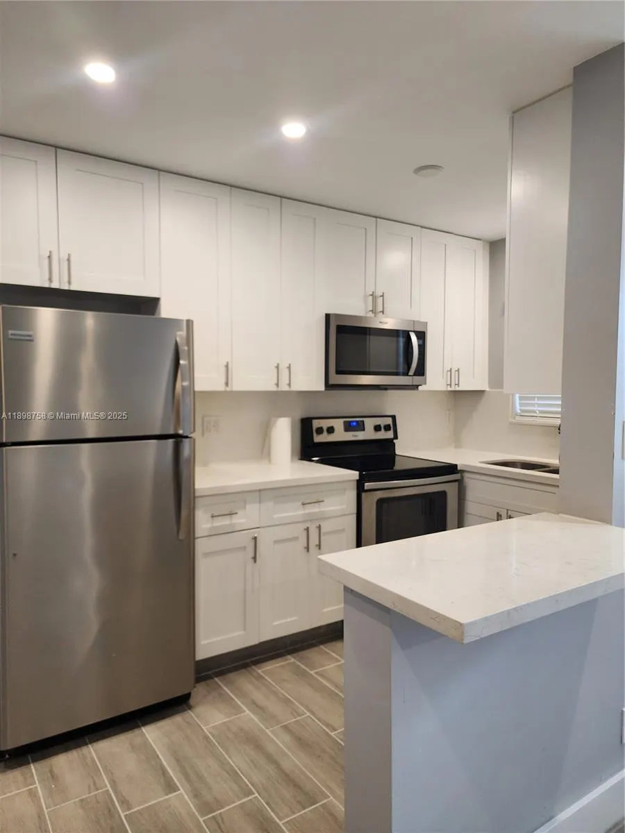 2121 N Ocean Blvd, #7