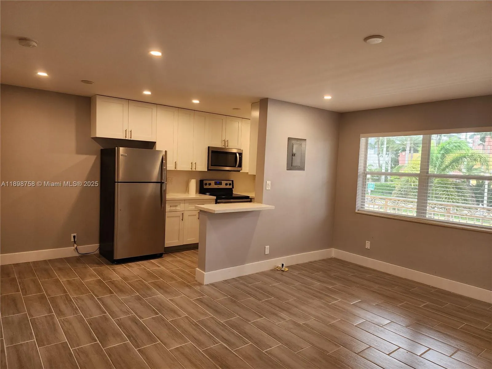 2121 N Ocean Blvd, #7