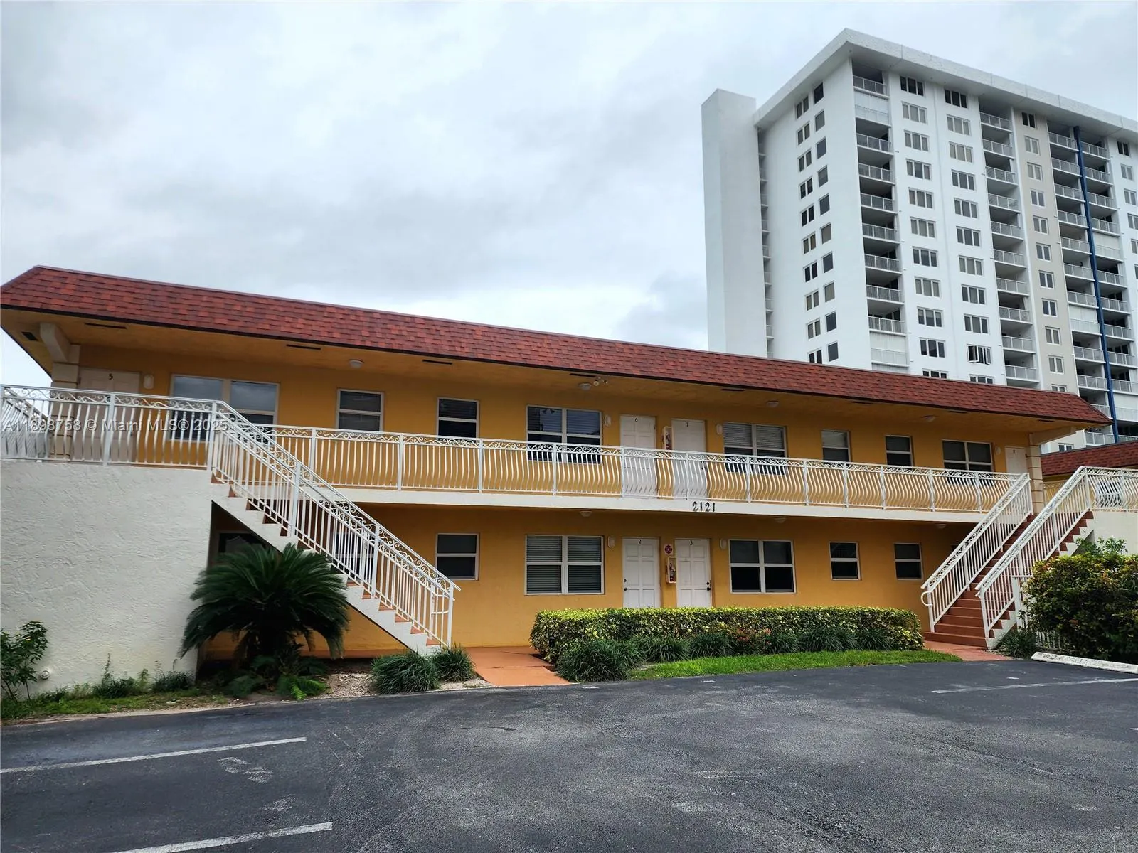 2121 N Ocean Blvd, #7