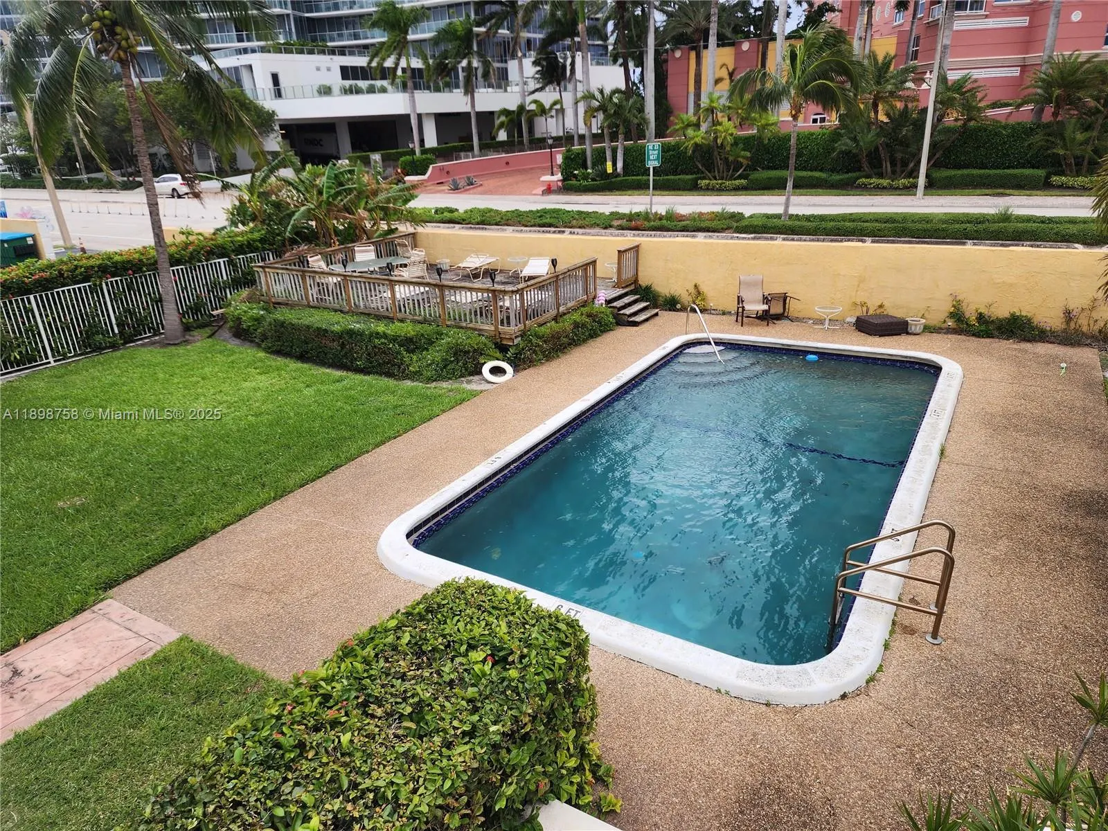 2121 N Ocean Blvd, #7