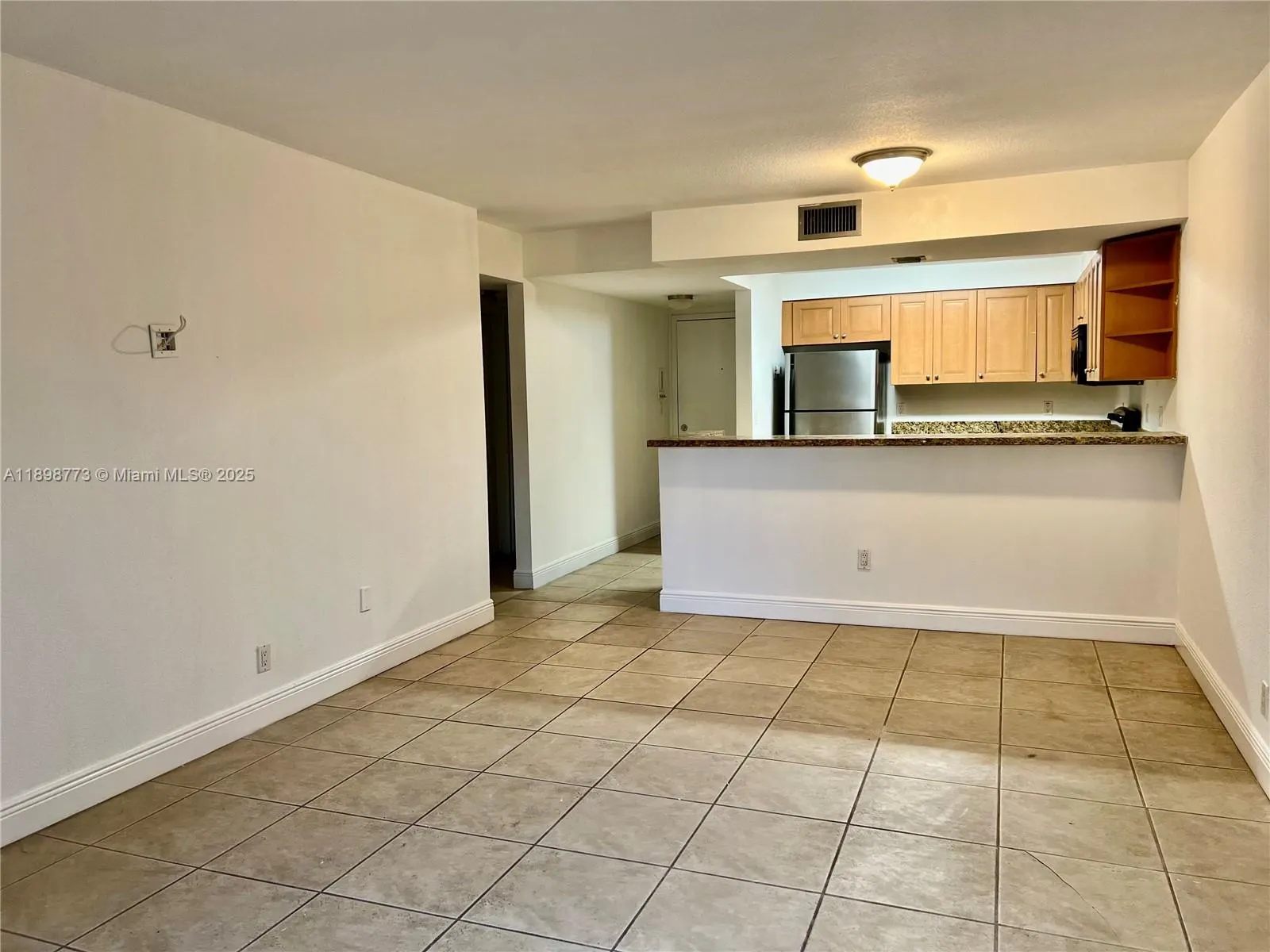 5201 Geneva Way, #102