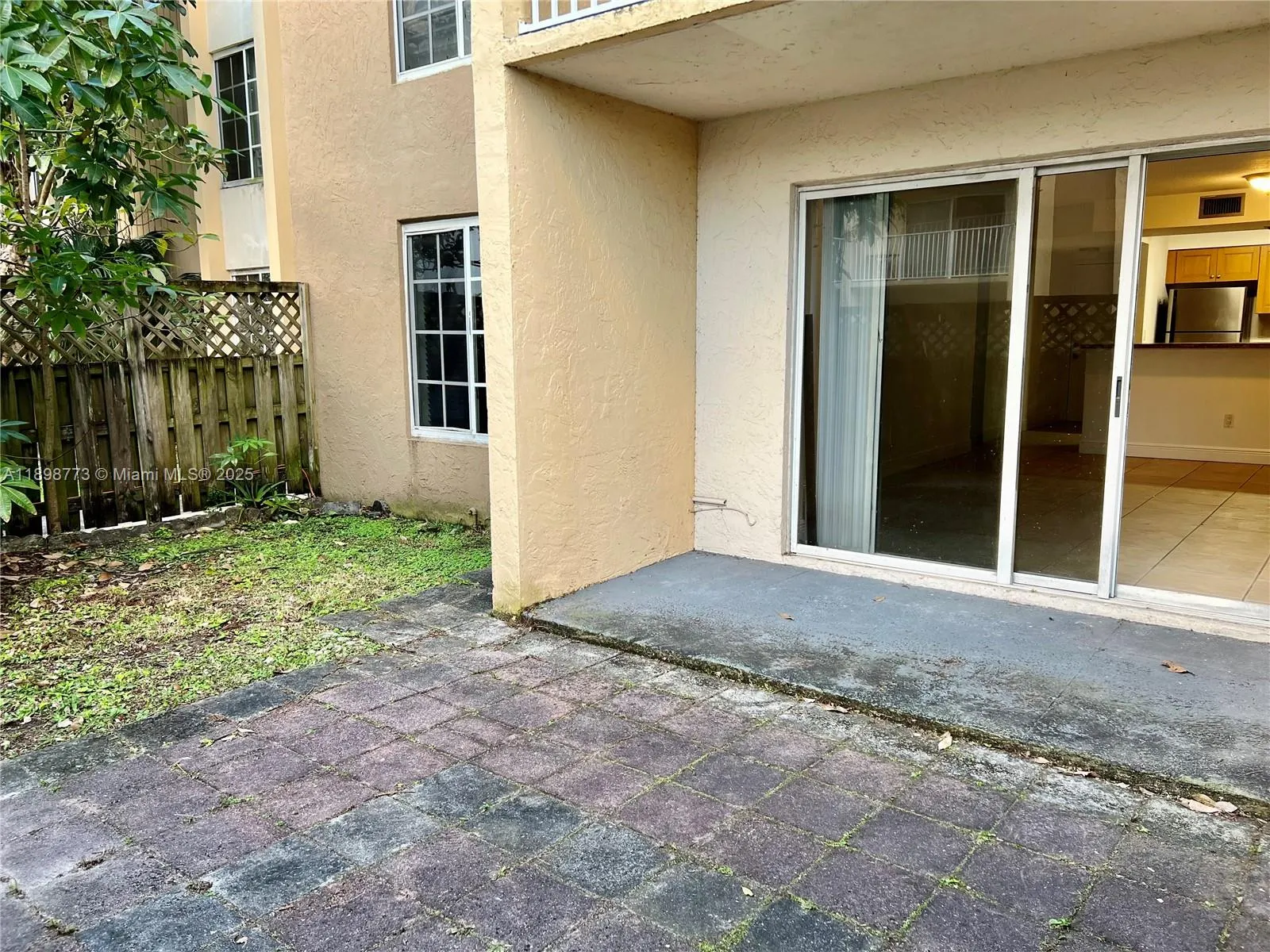 5201 Geneva Way, #102