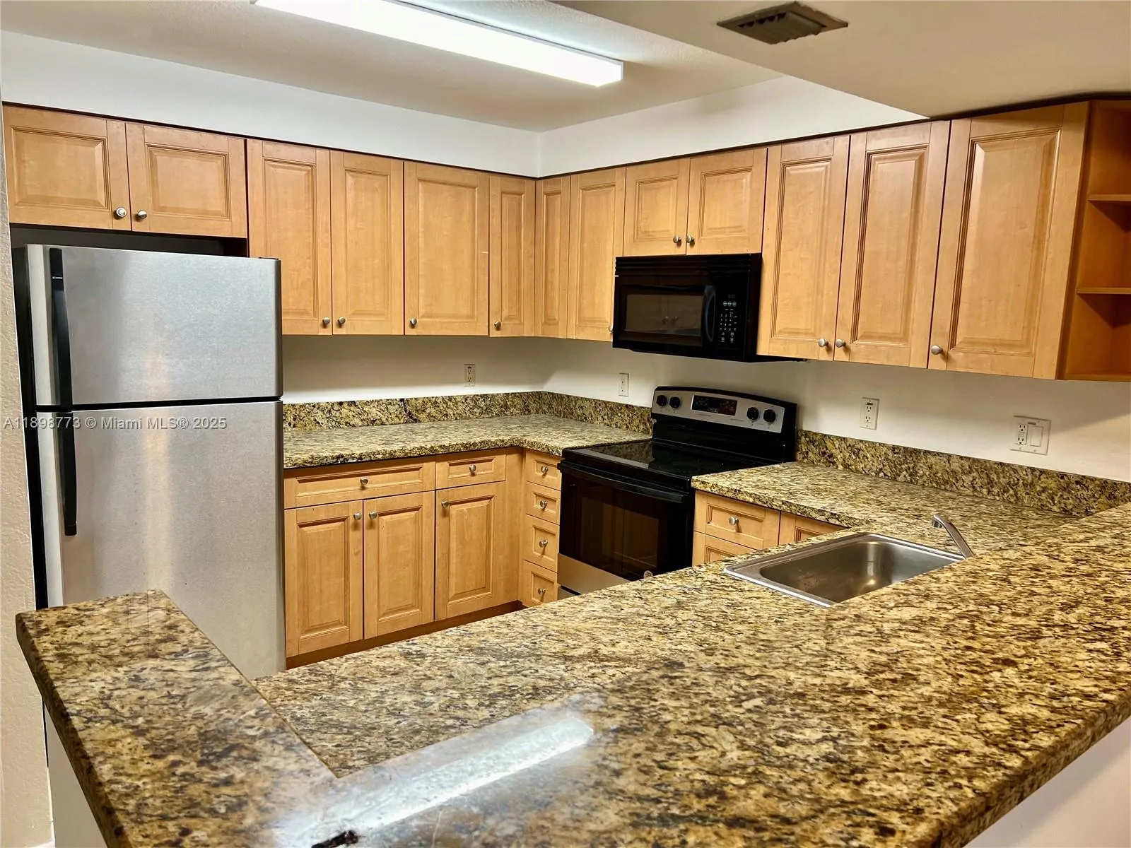 5201 Geneva Way, #102