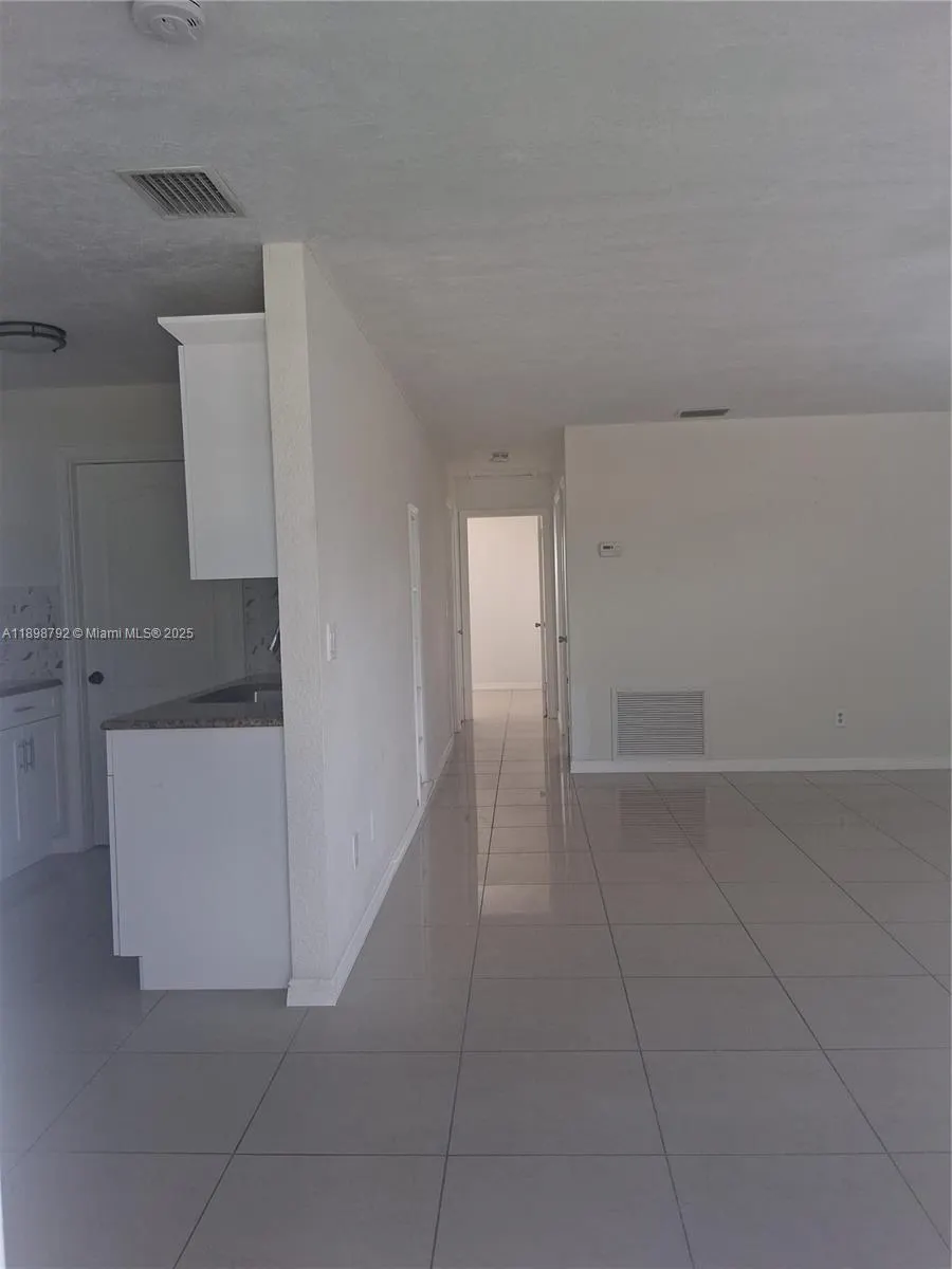 124 Apache St