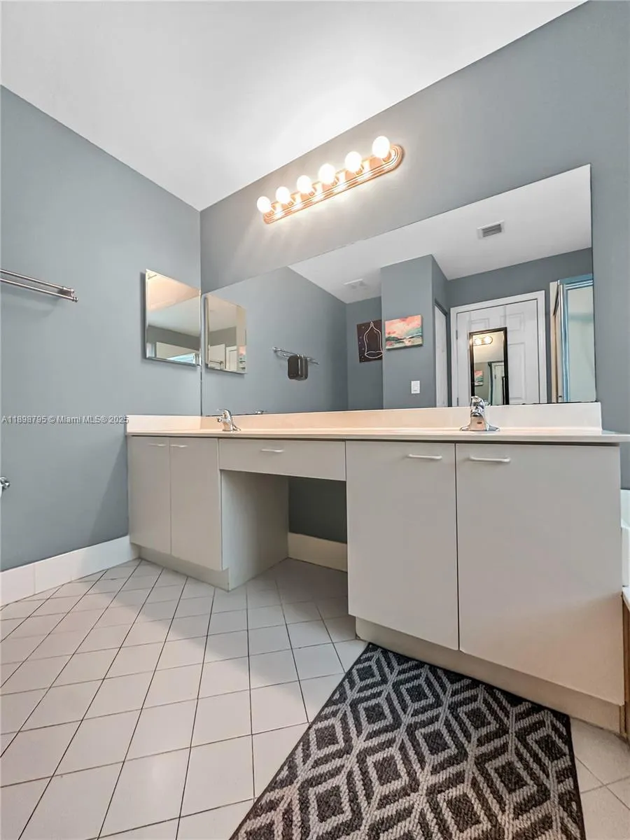 1462 Running Oak Ct