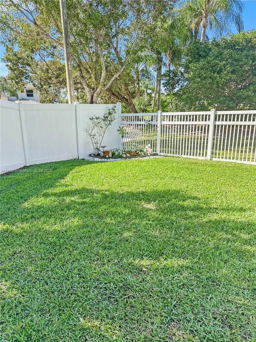 1462 Running Oak Ct