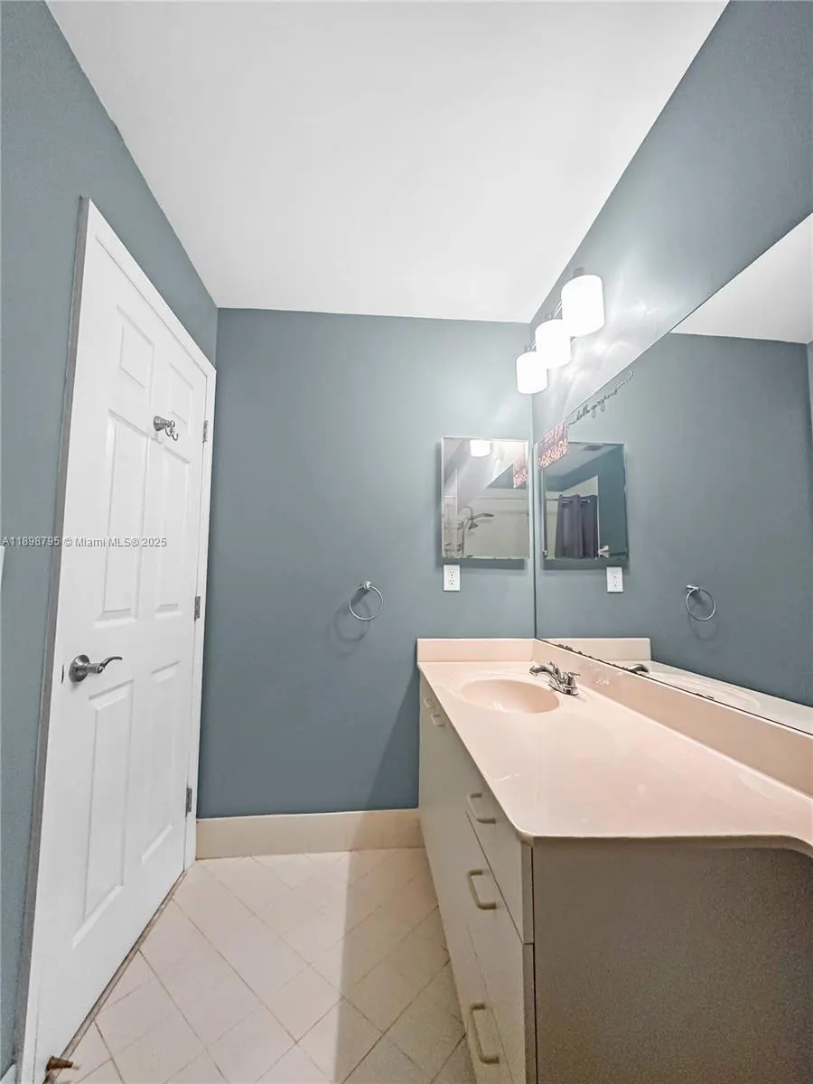 1462 Running Oak Ct