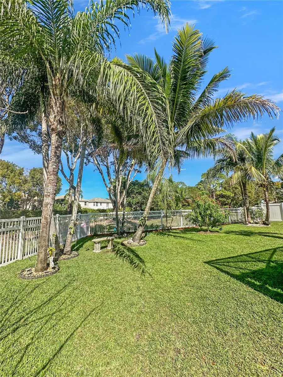1462 Running Oak Ct