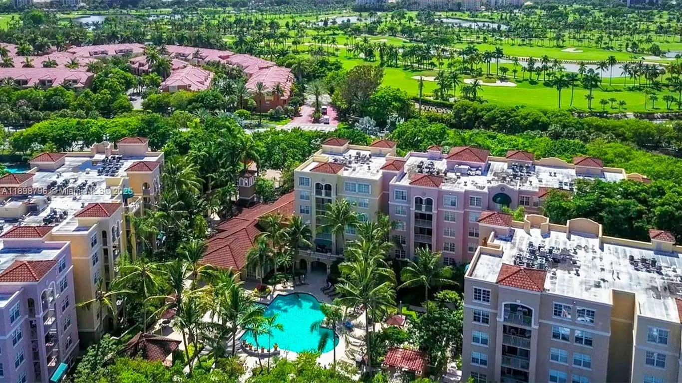 19555 E Country Club Dr, #8108