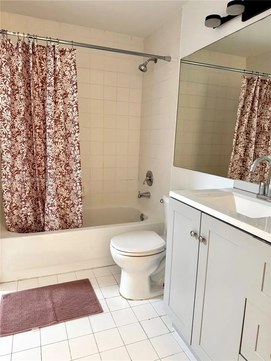 19555 E Country Club Dr, #8108
