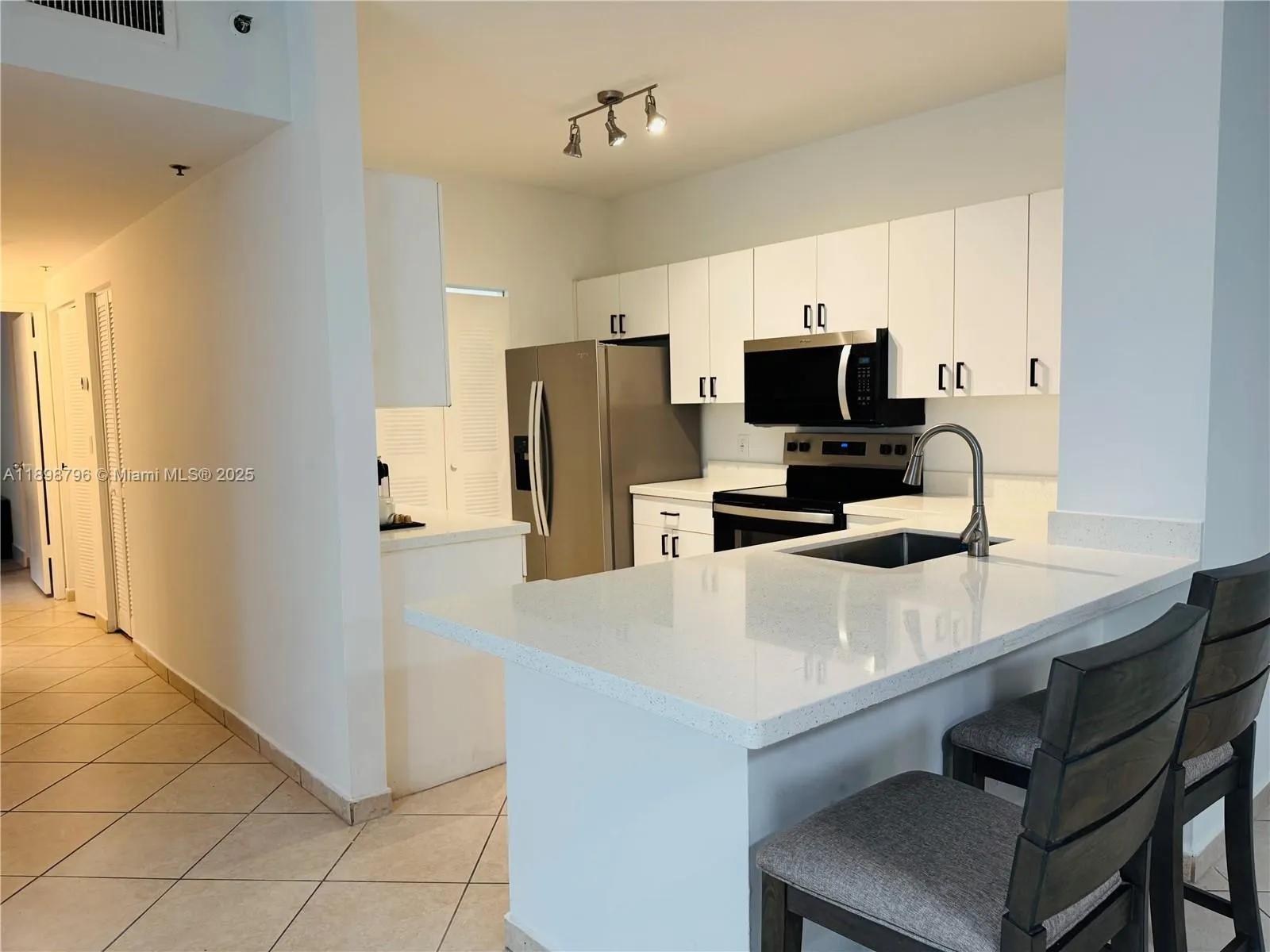 19555 E Country Club Dr, #8108