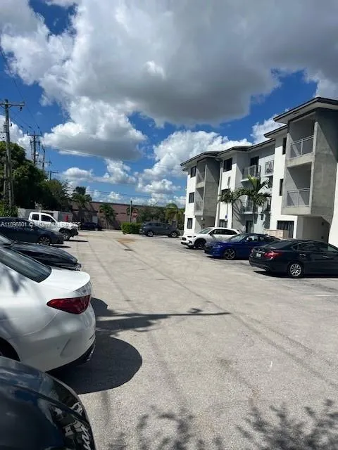 885 E 1st Ave, #307