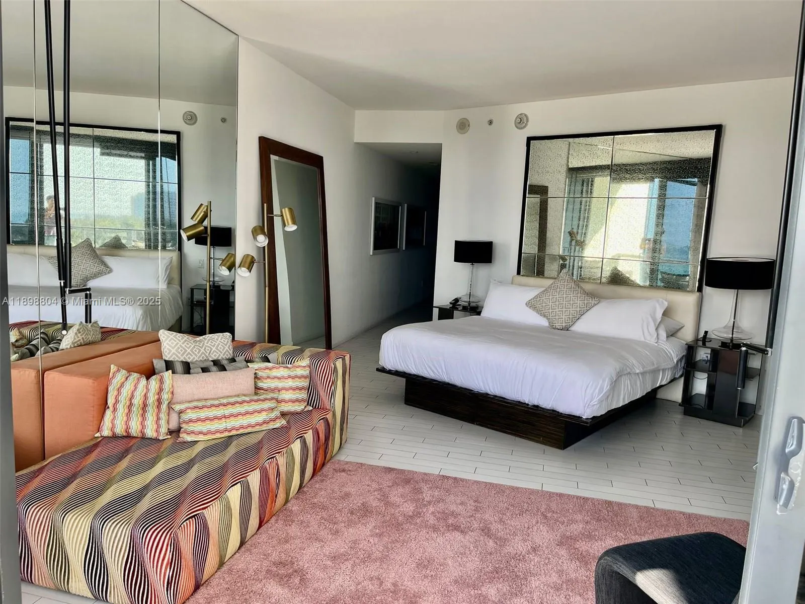 2201 Collins Ave, #626