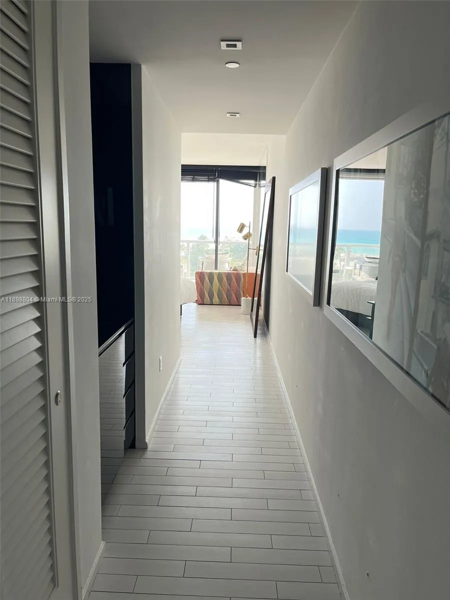 2201 Collins Ave, #626