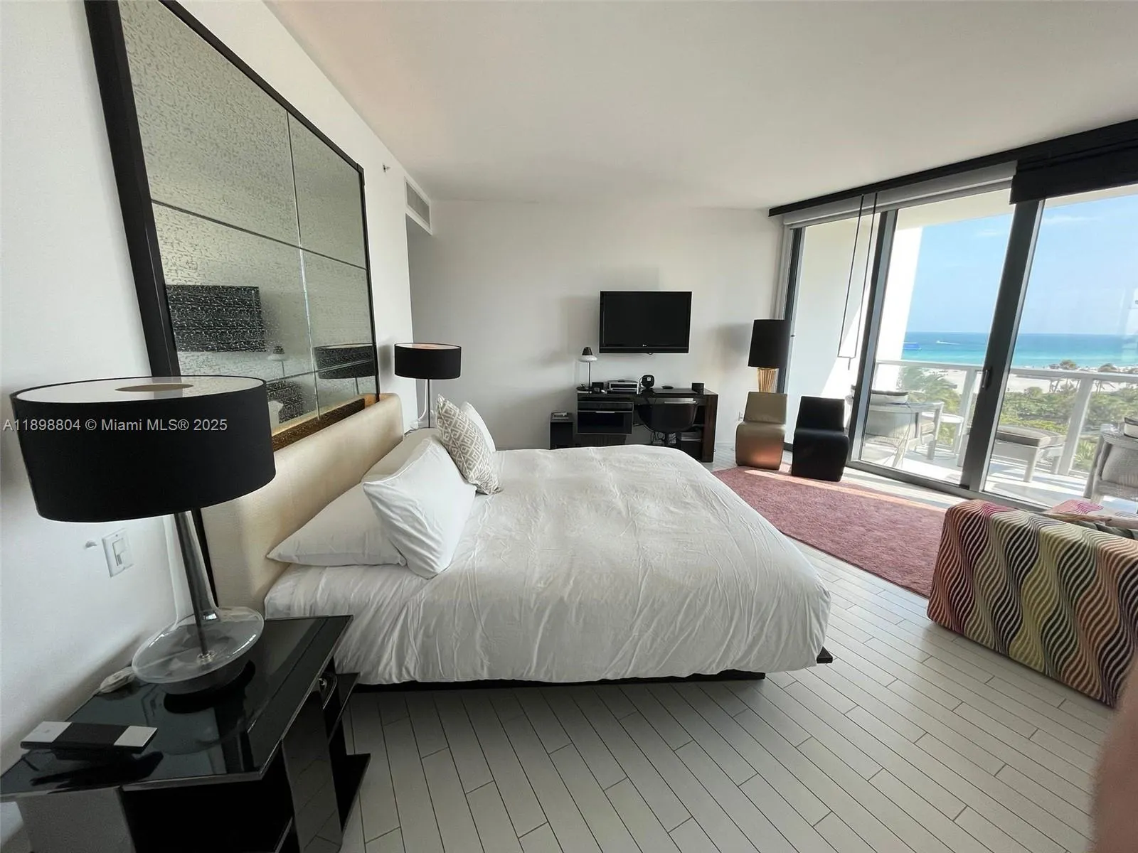 2201 Collins Ave, #626