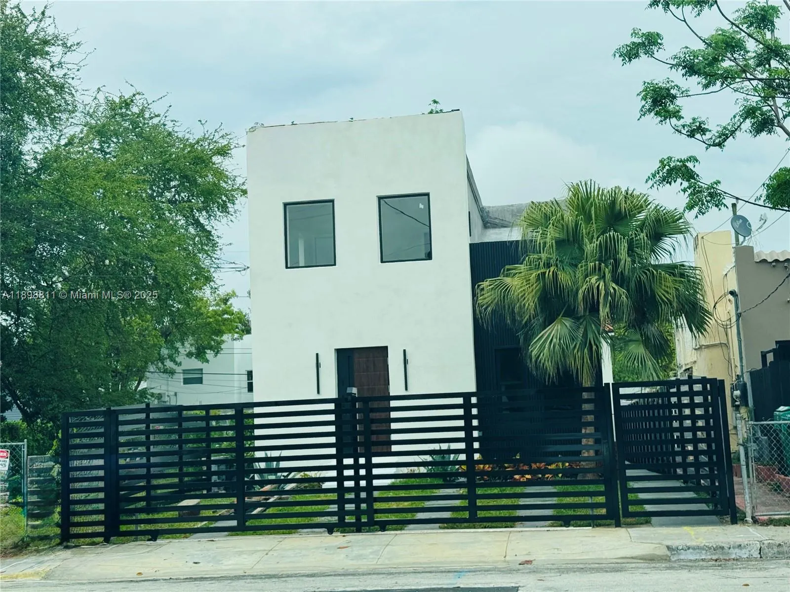 905 SW 13th Ct