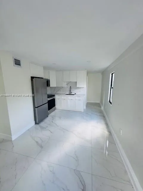 905 SW 13th Ct