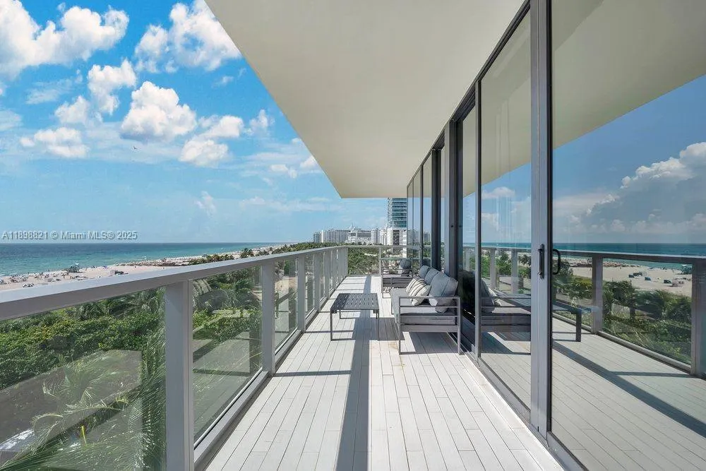 2201 Collins Ave, #628