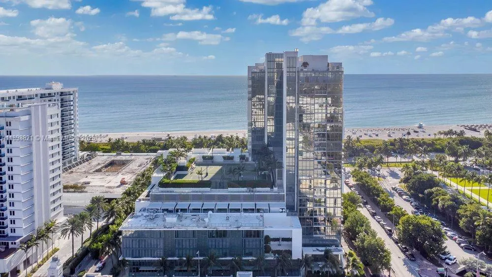 2201 Collins Ave, #628