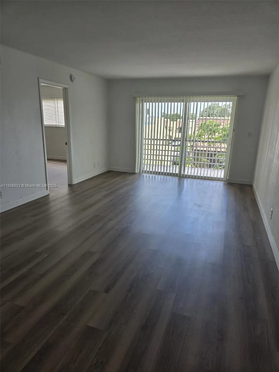 1700 NW 58th, #3J