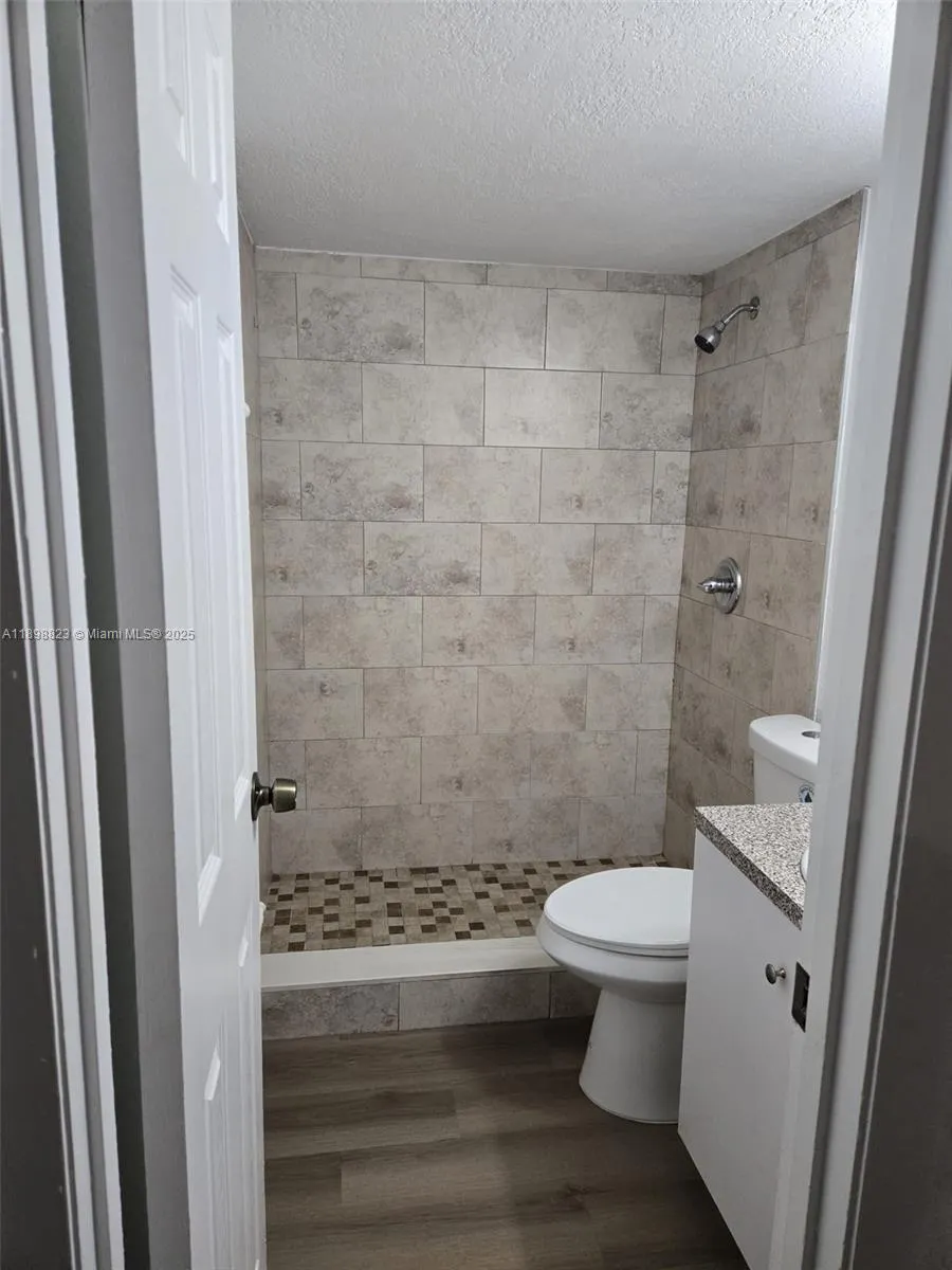 1700 NW 58th, #3J