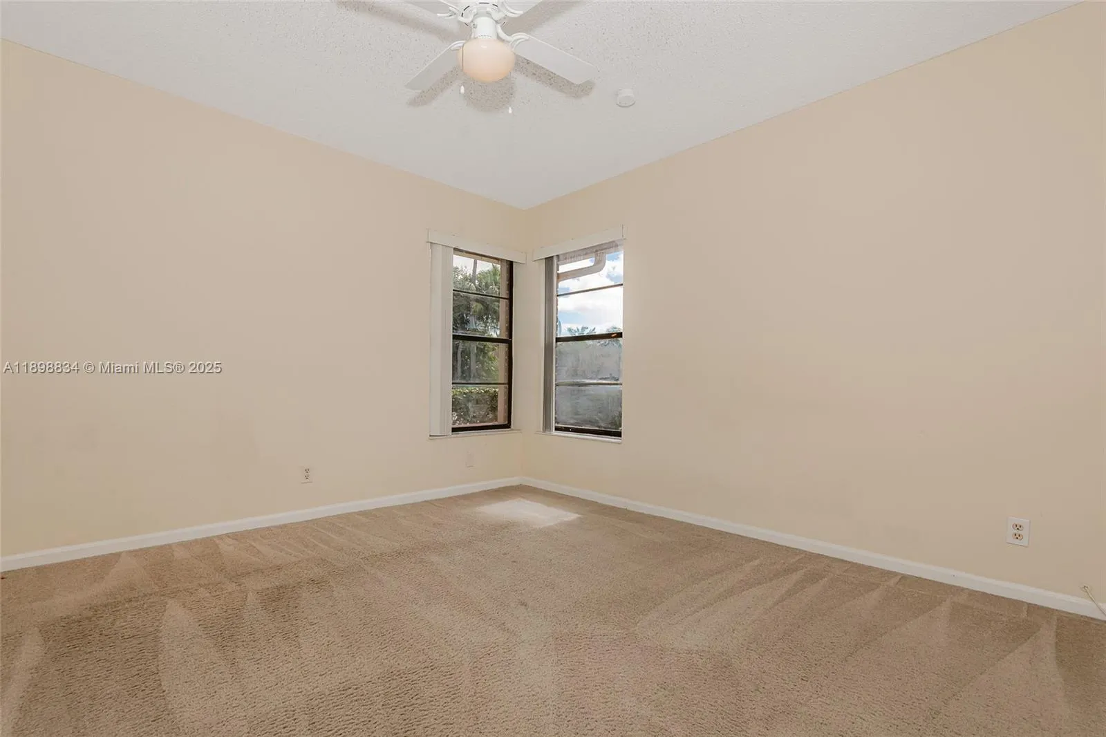 880 NW 110th Ave
