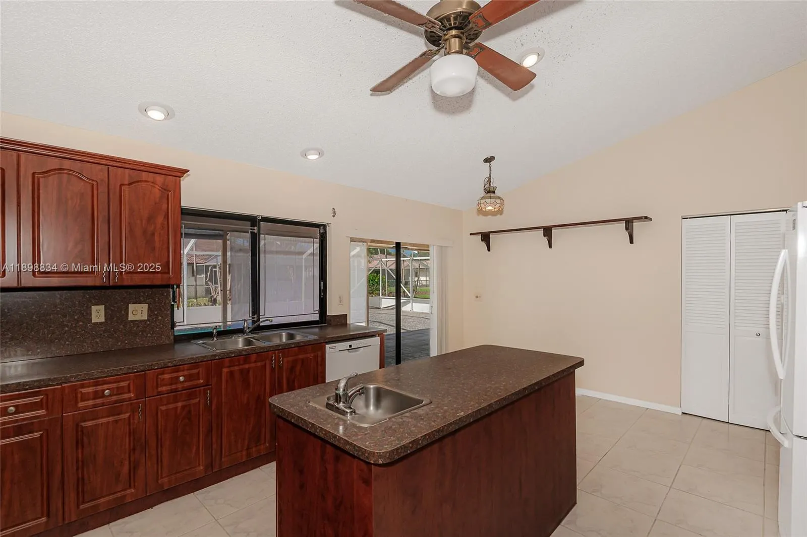 880 NW 110th Ave