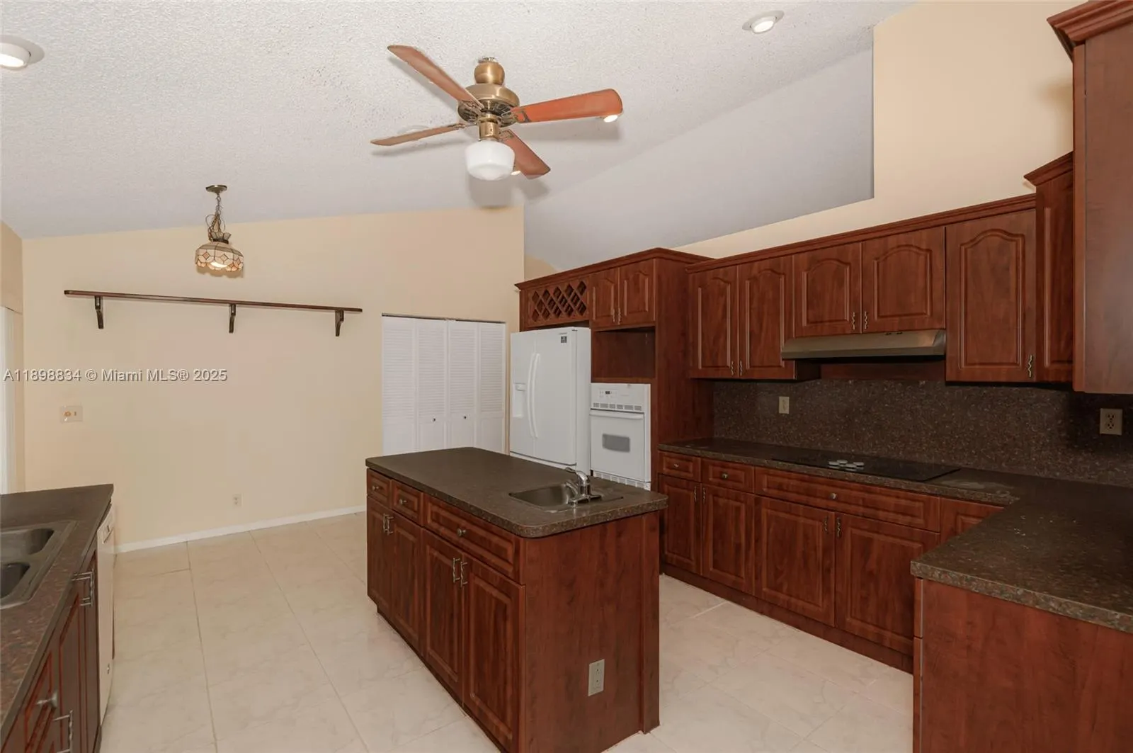 880 NW 110th Ave