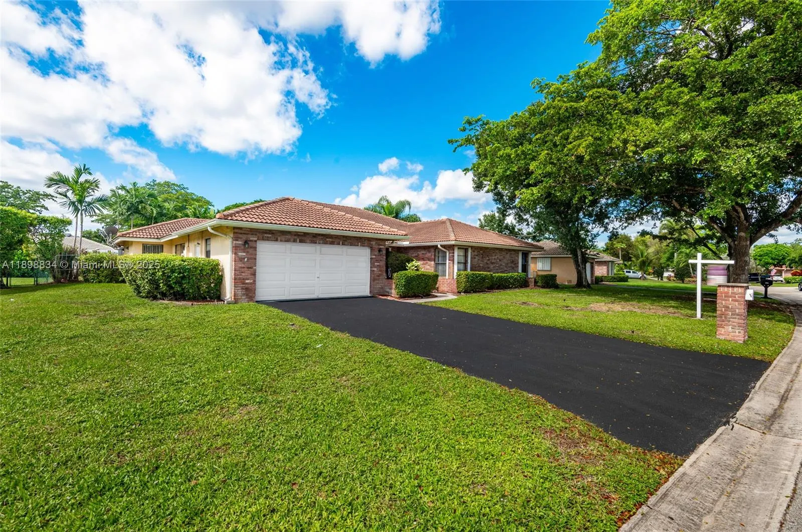 880 NW 110th Ave