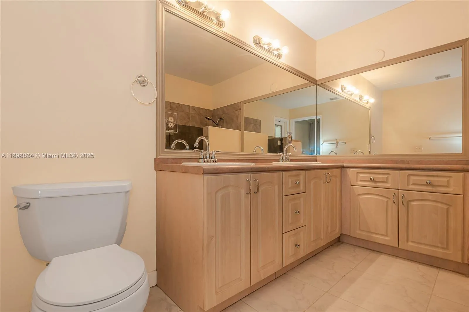 880 NW 110th Ave