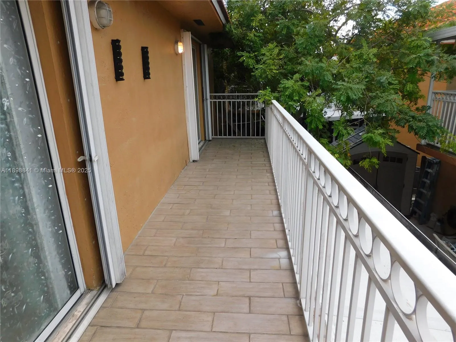 2461 W 76th St, #211