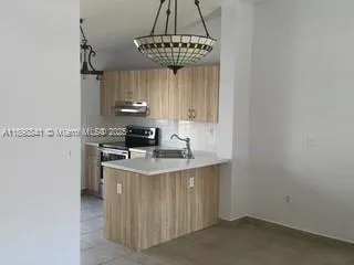 2461 W 76th St, #211