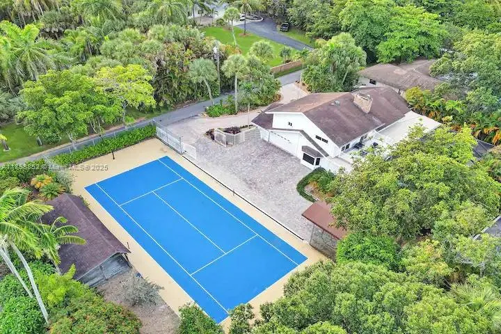 2120 SW 28th Way