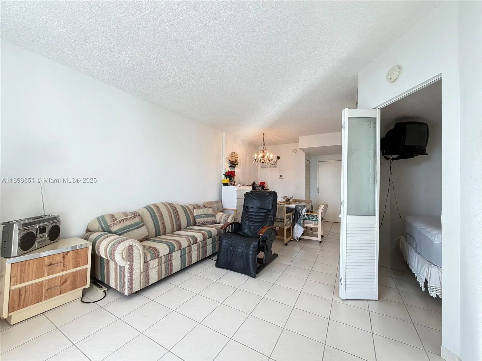 2829 Indian Creek Dr, #605