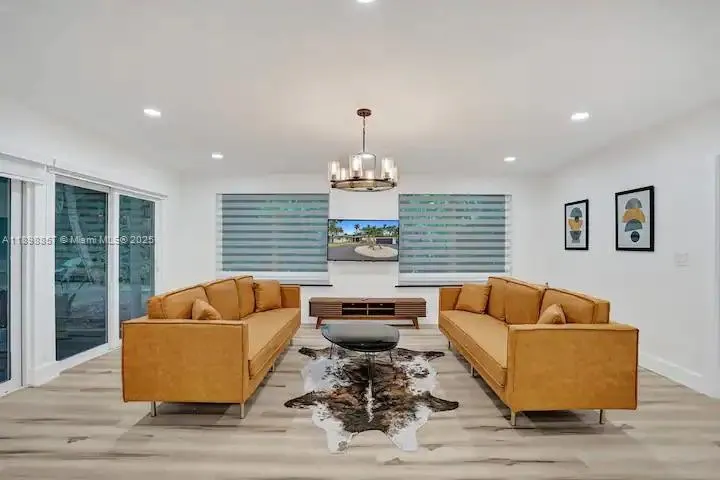 2100 SW 28th Way