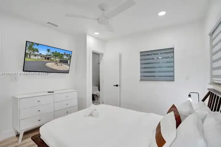 2100 SW 28th Way