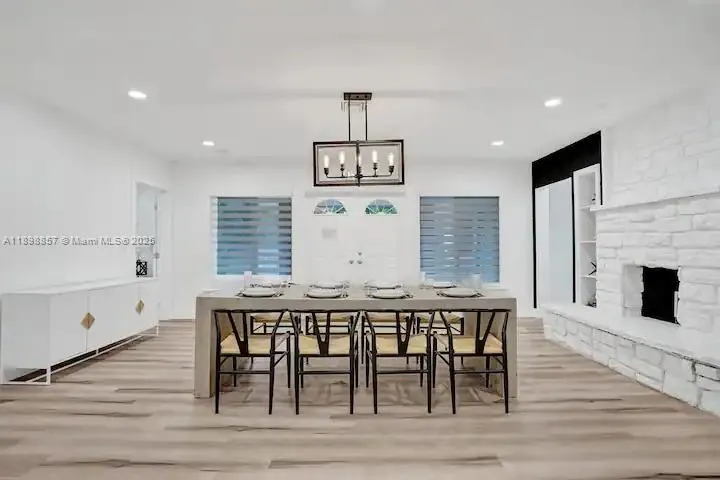 2100 SW 28th Way