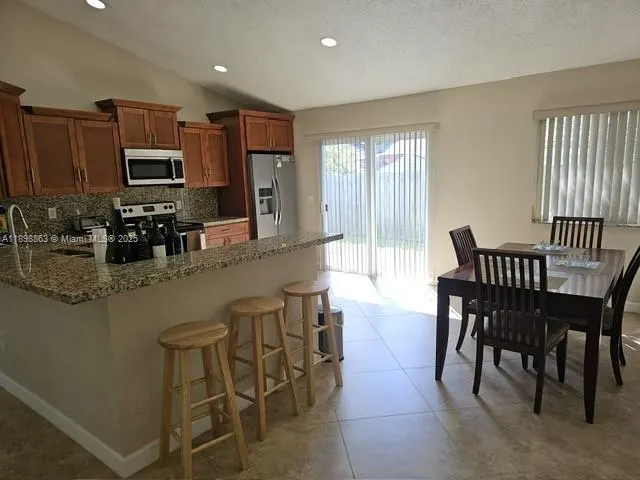8660 SW 14th St