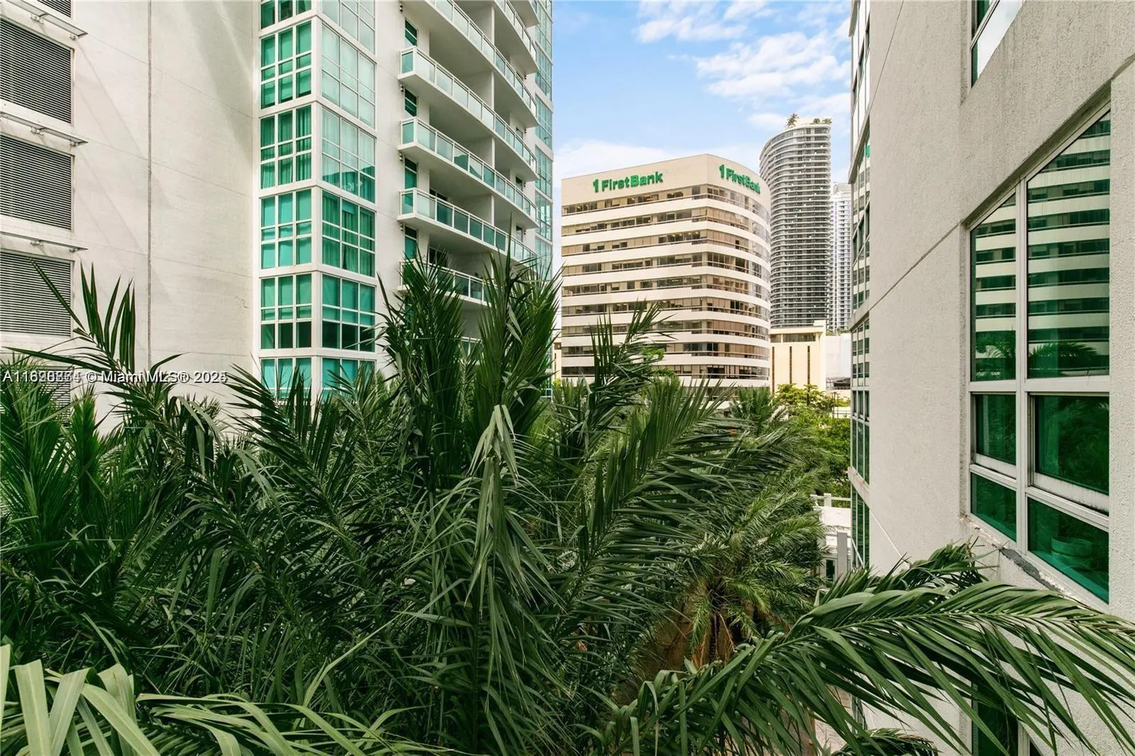 950 Brickell Bay Dr, #403