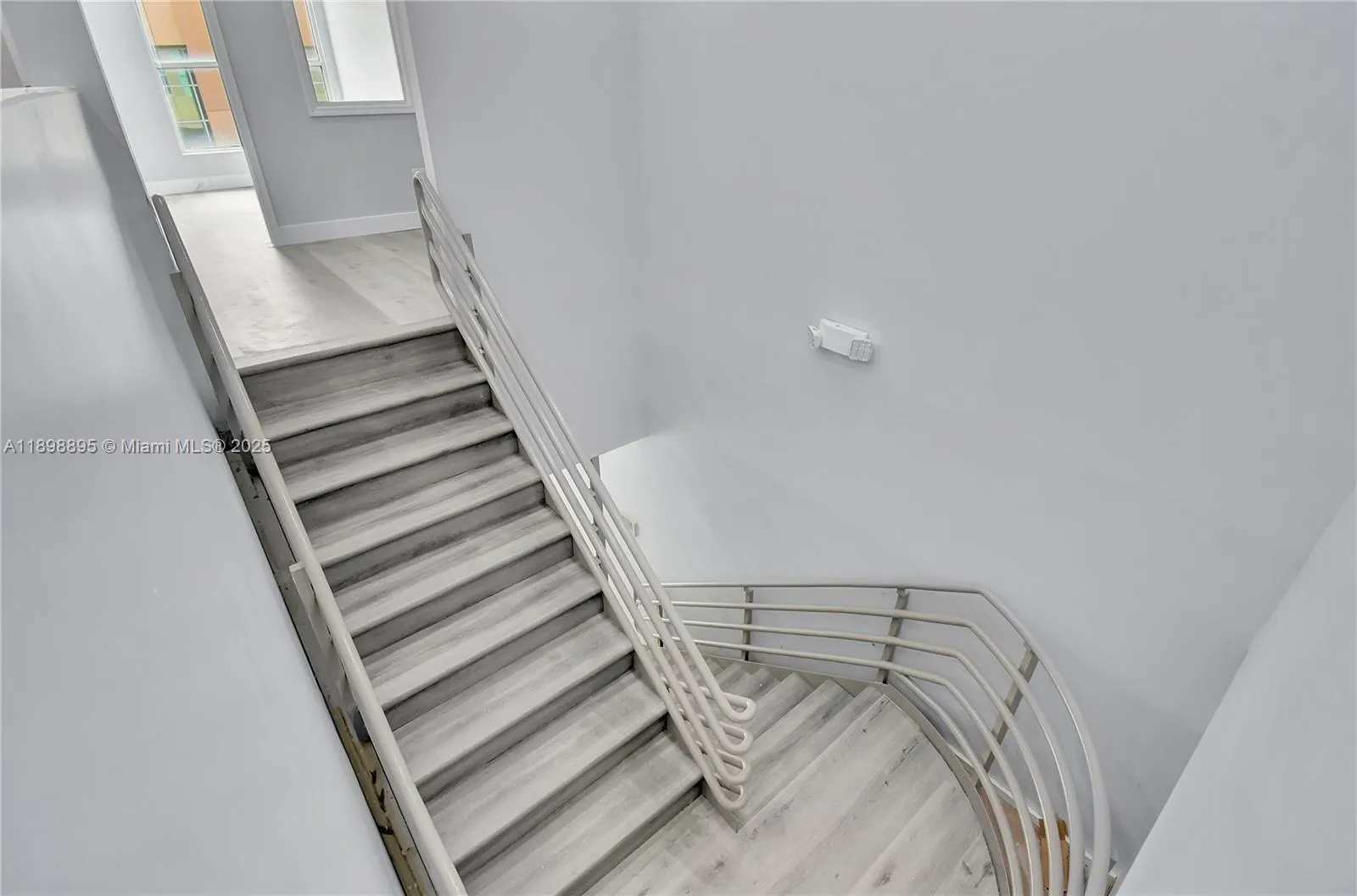 20129 NE 16th Pl