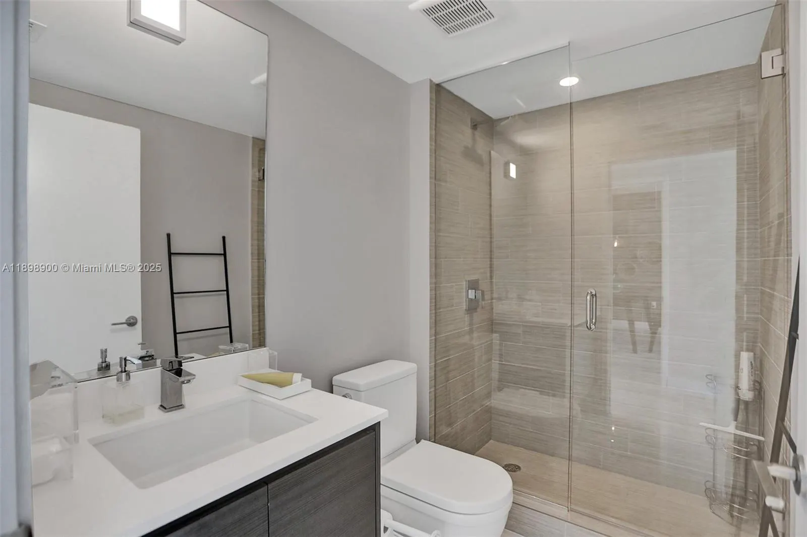 300 Sunny Isles Blvd, #4-903