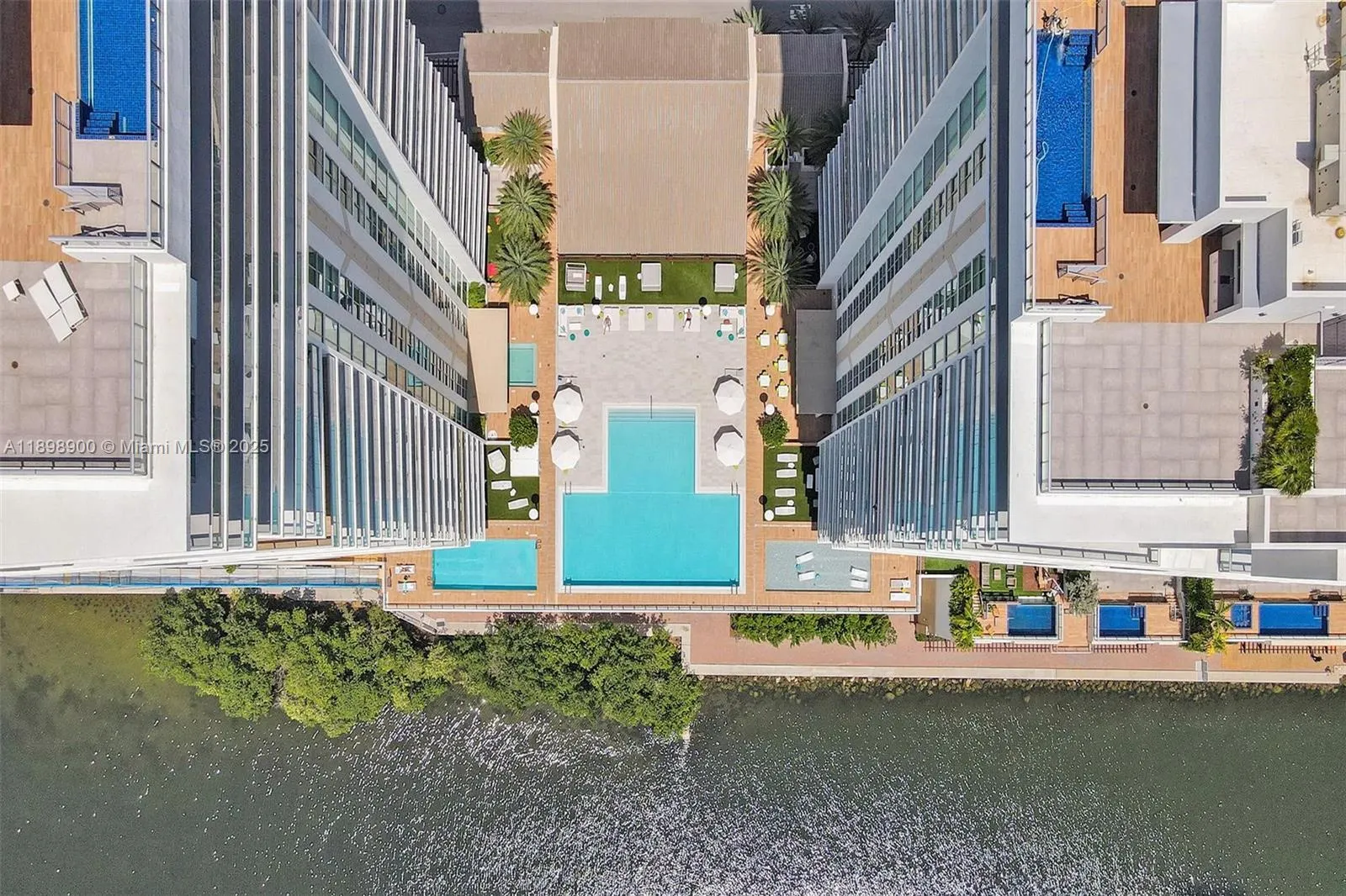 300 Sunny Isles Blvd, #4-903