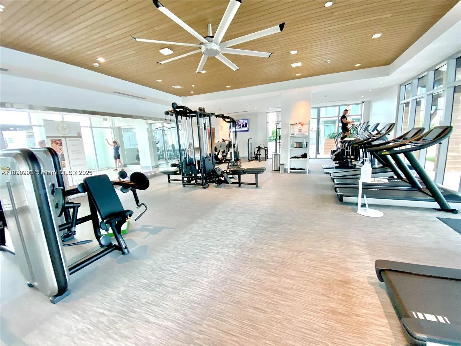 300 Sunny Isles Blvd, #4-903