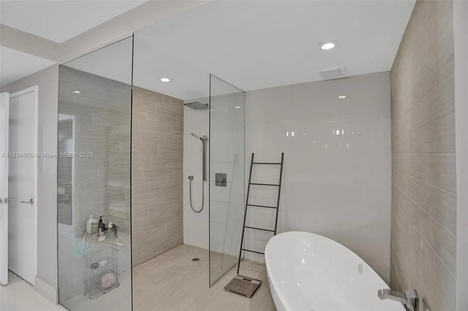 300 Sunny Isles Blvd, #4-903