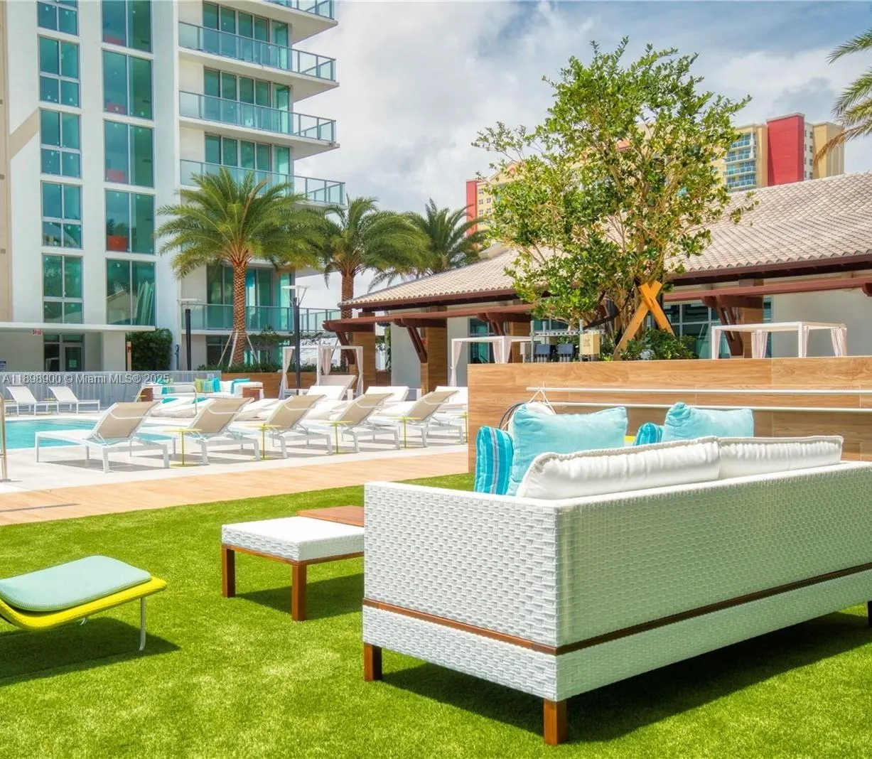 300 Sunny Isles Blvd, #4-903