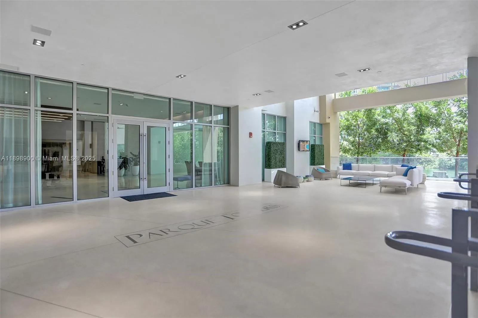 300 Sunny Isles Blvd, #4-903