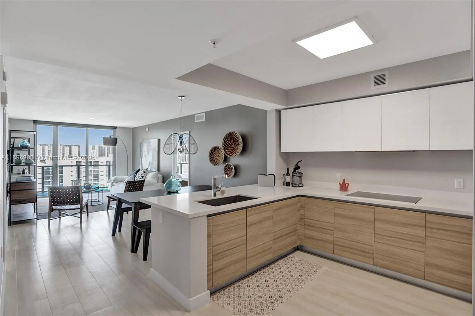 300 Sunny Isles Blvd, #4-903