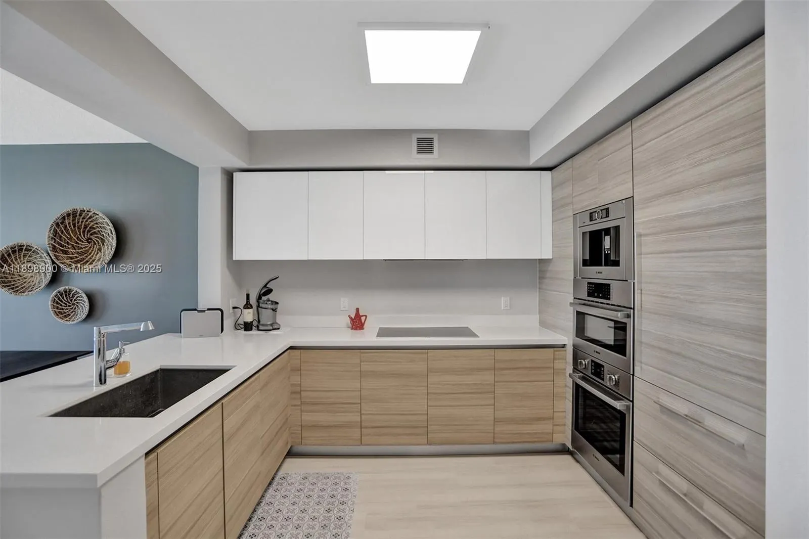 300 Sunny Isles Blvd, #4-903